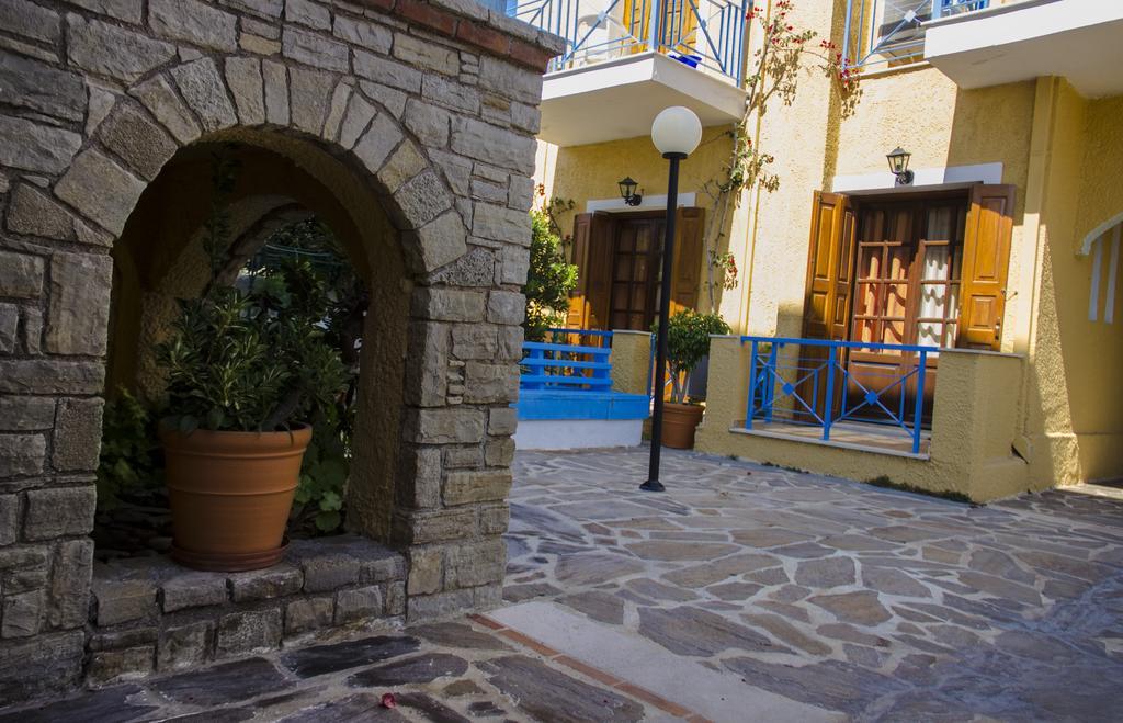 Hesperia Hotel Карловасі Екстер'єр фото