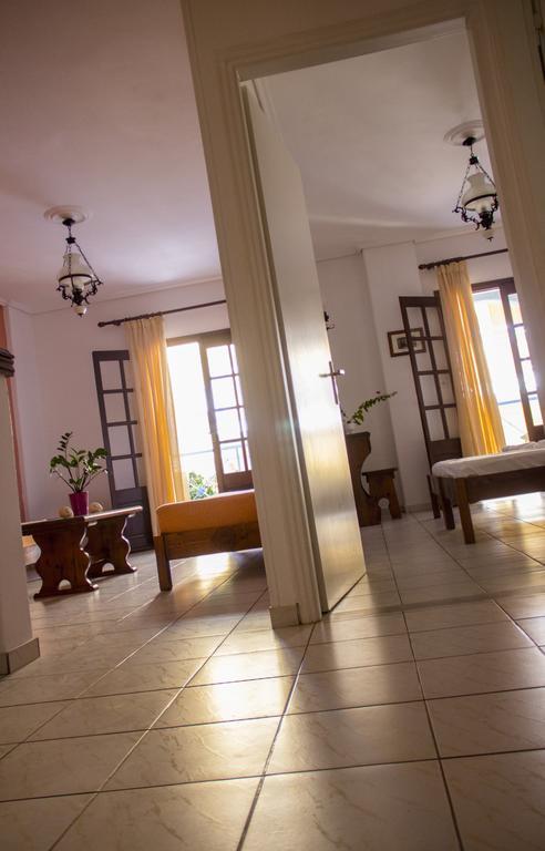 Hesperia Hotel Карловасі Екстер'єр фото